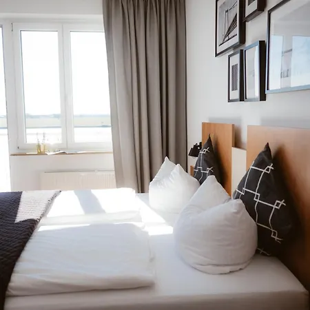 Rheinpromenade8 Hotel 3*