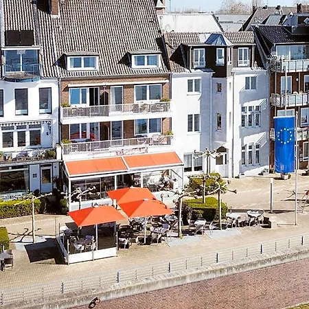 Rheinpromenade8 Hotel 3*