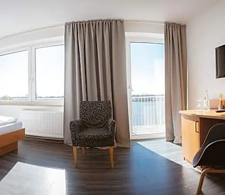 Rheinpromenade8