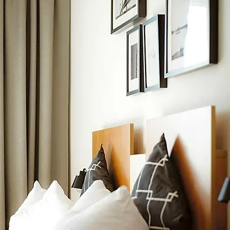 Rheinpromenade8 3*