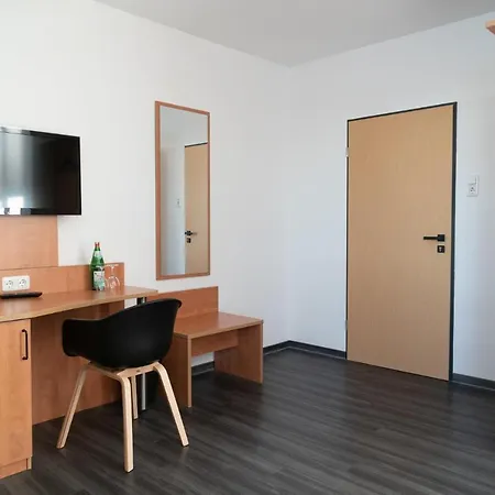 Rheinpromenade8 Hotel 3*