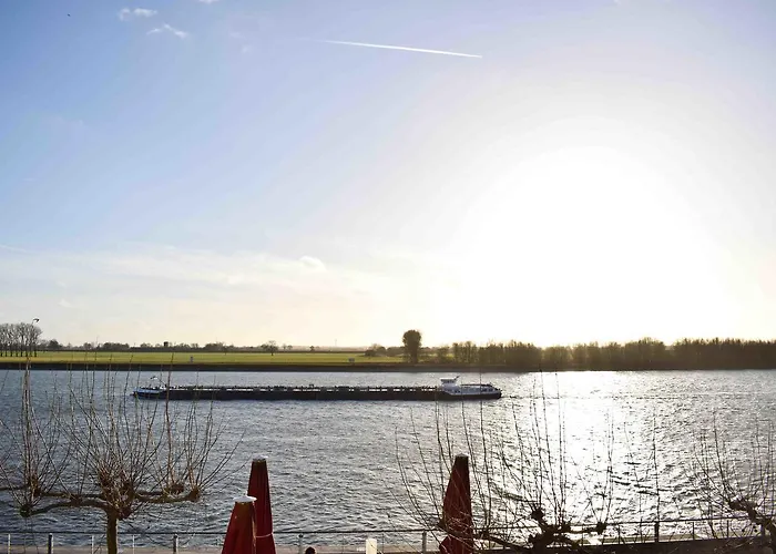 Rheinpromenade8 Hotel 3*